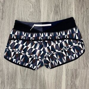 Lululemon Speed up short 2.5 low rise